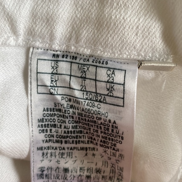 Low-rise White GUESS Jeans with bell bottom! - Picture 8 of 11